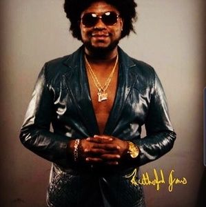 Meet your Posher, Cornelius